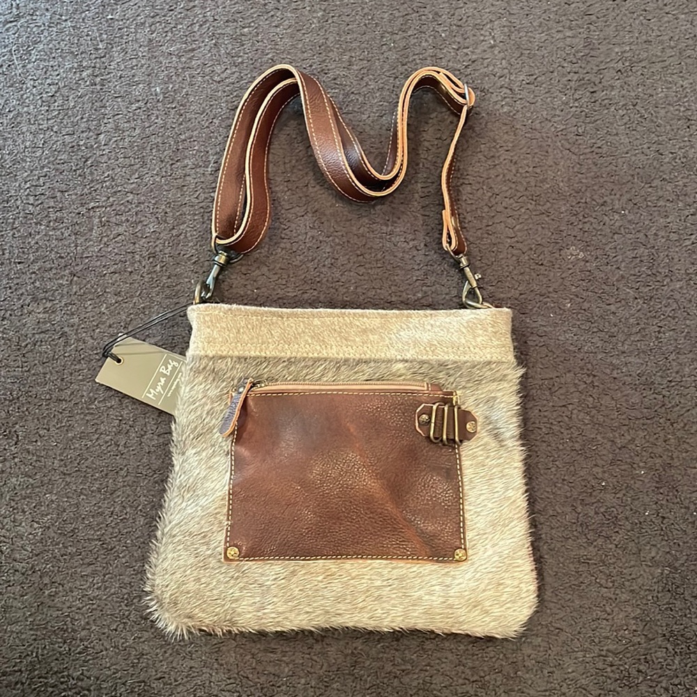 Front pocket with zipper myra bag cow hide